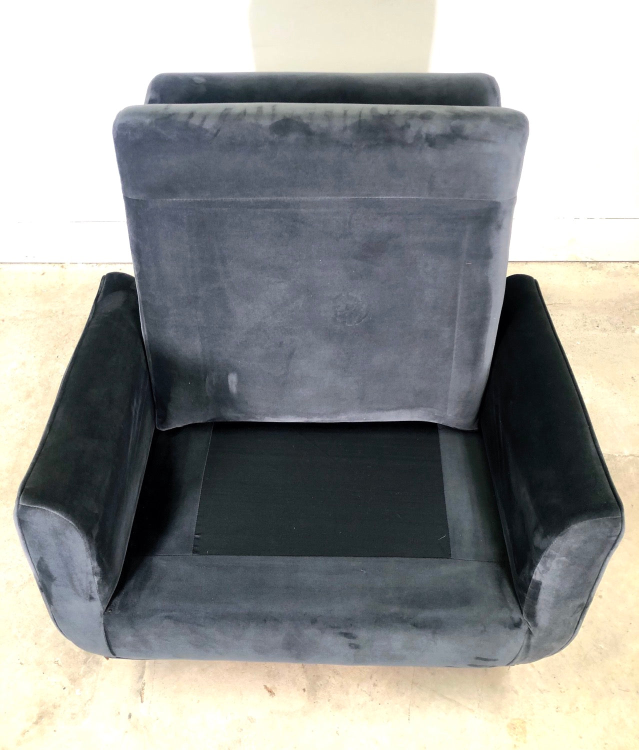 Mid-Century Modern Milo Baughman Style Swiveling Barrel Chair image 7