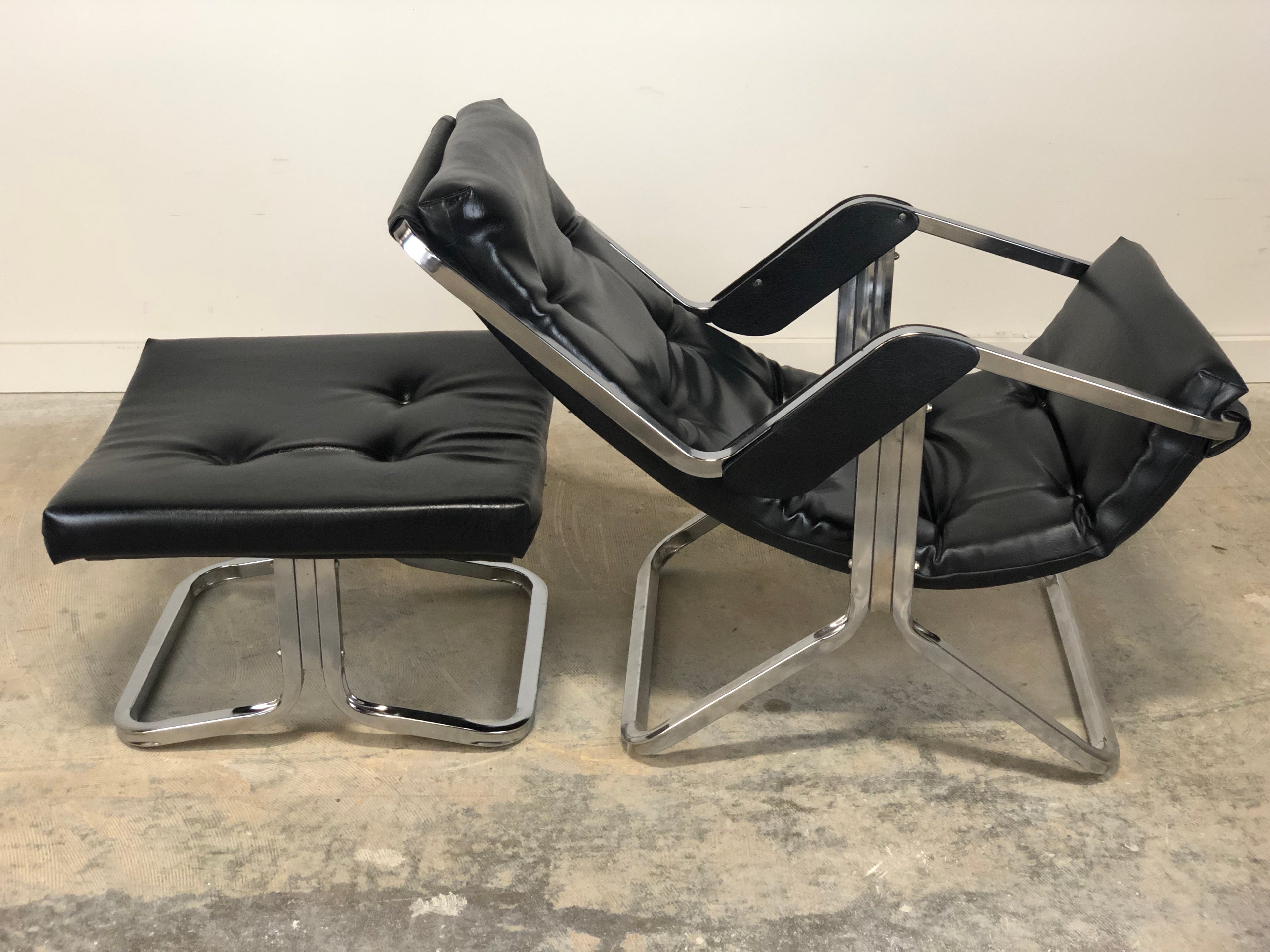 Mid Century Leather & Chrome Gravity Lounge Chair With Ottoman image 1