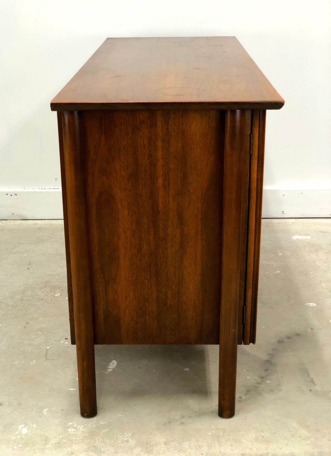 Mid-Century Modern wicker & Walnut Credenza with Sculptured Legs image 4