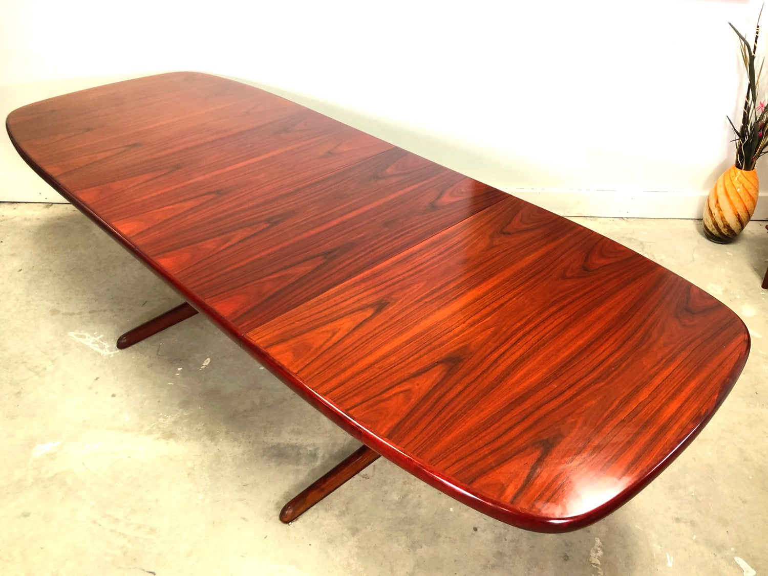 Mid-Century Danish Modern Rosewood Dining Table image 4