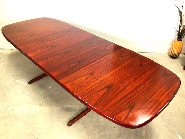 Mid-Century Danish Modern Rosewood Dining Table image 4