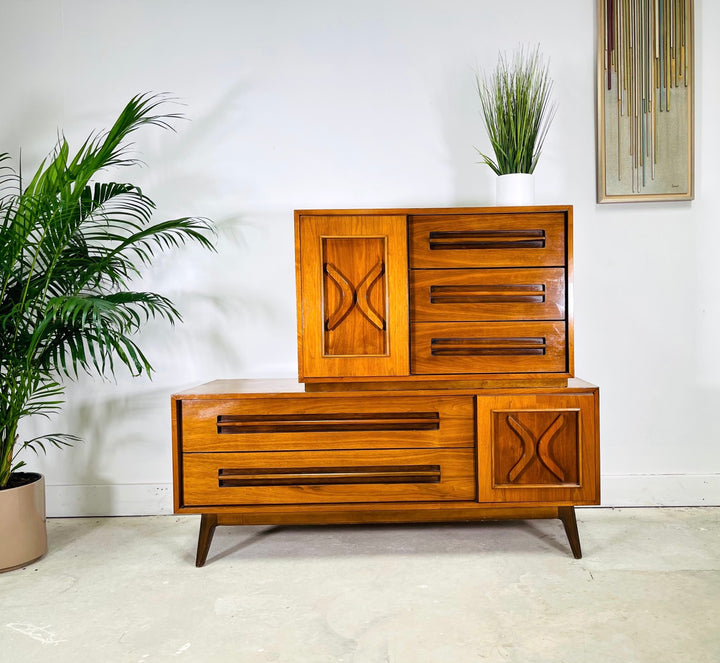 Mid-Century Modern Highboy Dresser by Young Furniture MFG.  image 3