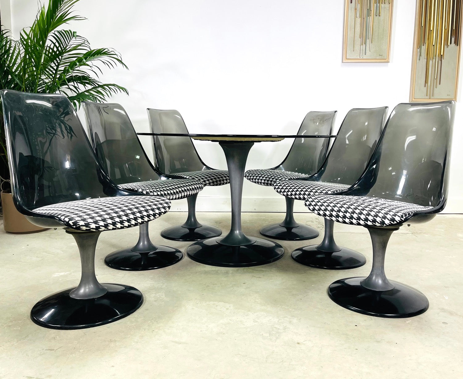 Mid-Century Modern Smoked Lucid Tulip Dining Table By Chromecraft image 1