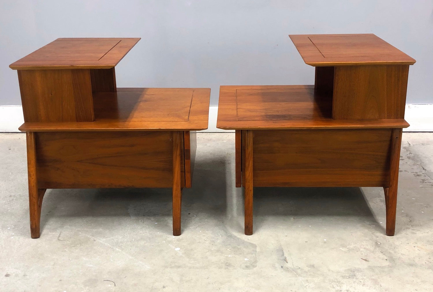 MCM Pair Of Walnut Two Tier Nightstands On Sculpted Legs image 3