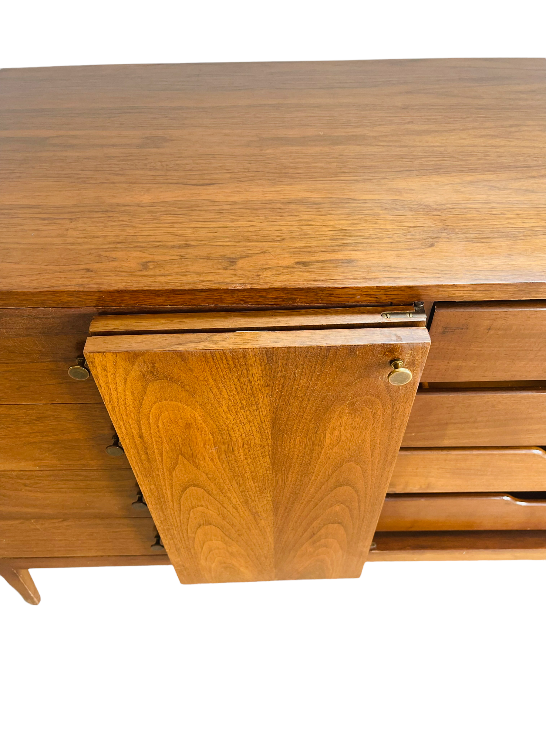Mid-Century Modern Walnut Triple Dresser in Style Paul McCobb  image 7