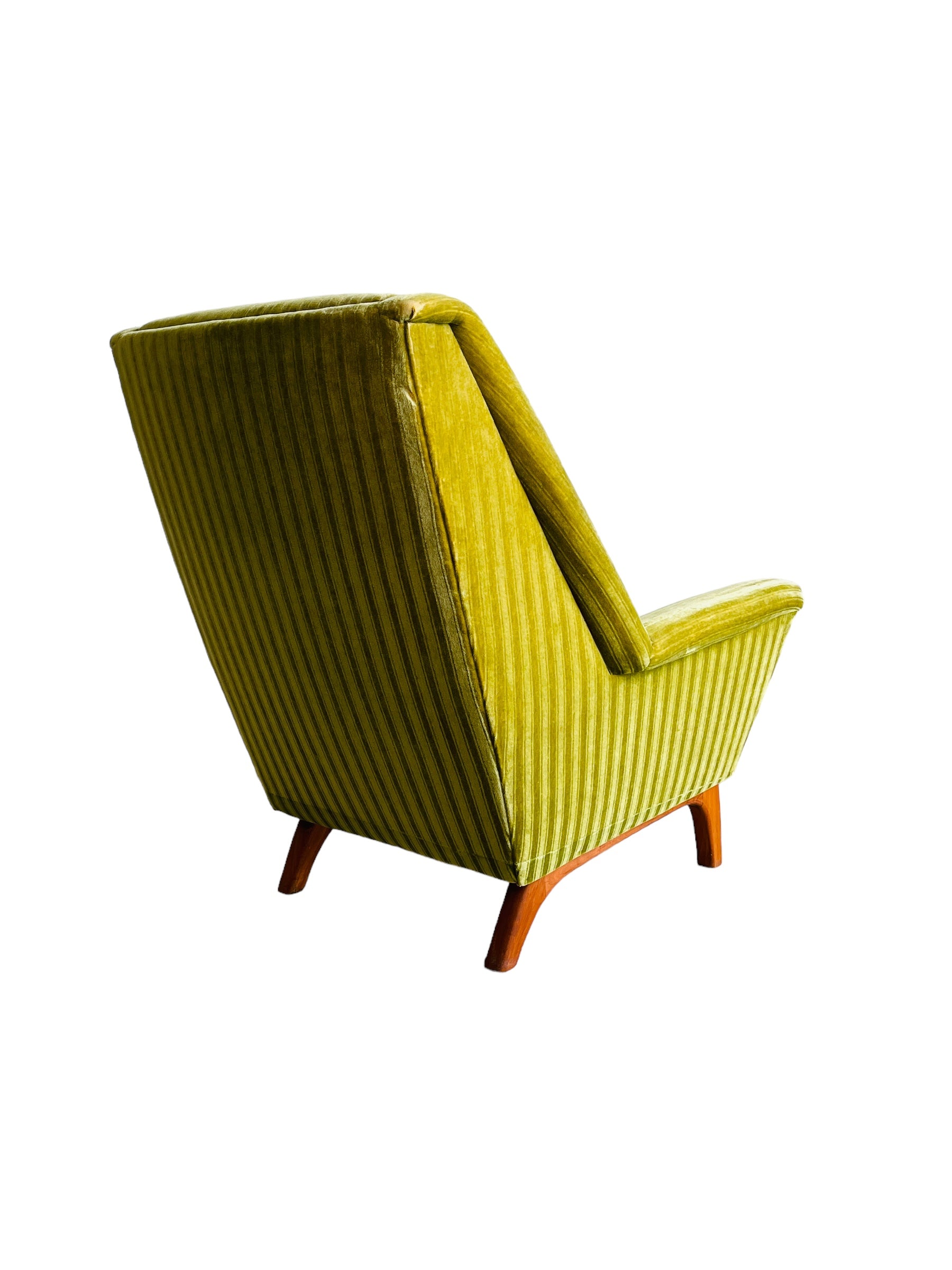 Pair Danish Modern Lounge Chairs  image 10