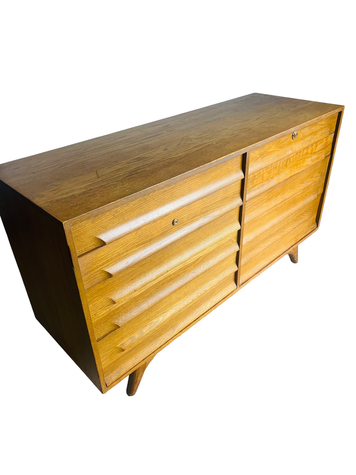 American Modern Cerused Oak Eight Drawer Dresser, Circa 1950s image 6