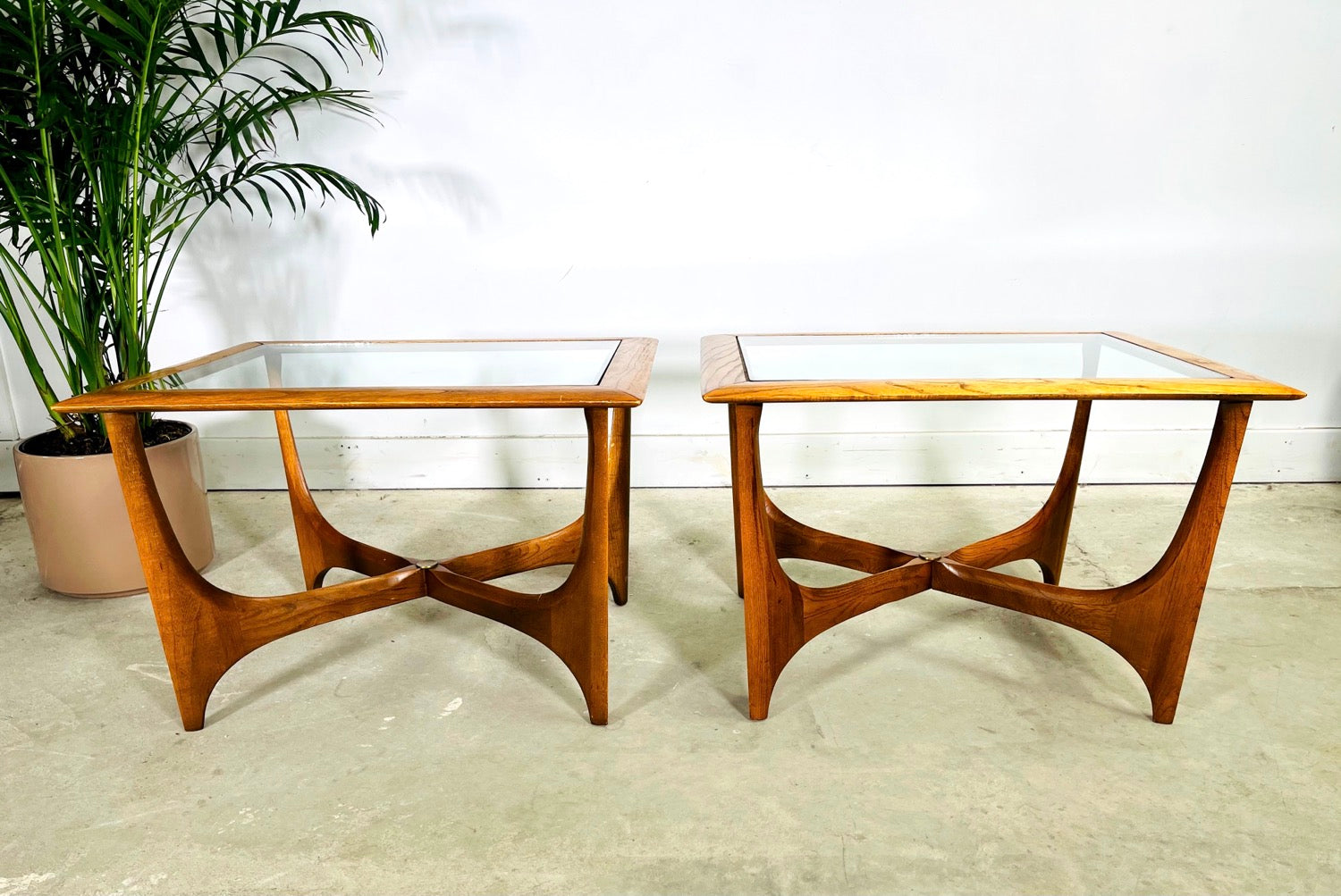 Pair of Mid-Century Modern End Tables By Lane Furniture image 1
