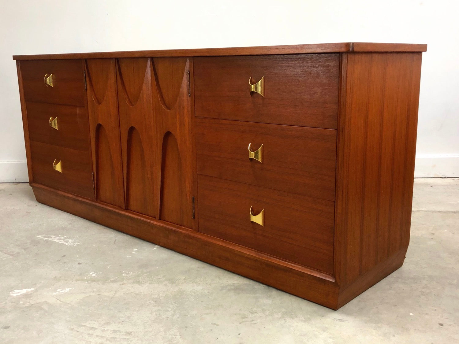 Mid-Century Modern Teak Credenza By Broyhill Brasilia  image 2