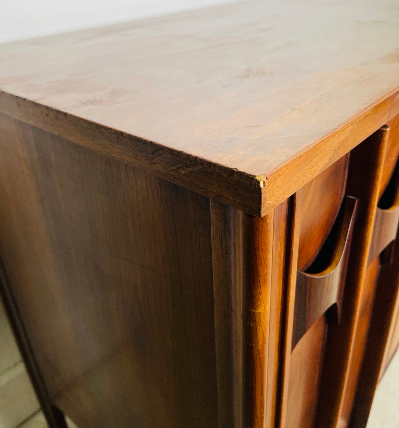 Mid-Century Modern Walnut  Credenza / Dresser By Kent Coffey image 14