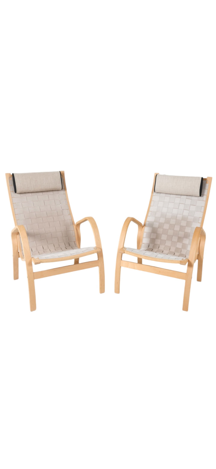 Pair of Modern Chairs in the Style of Finn Østergaard image 0