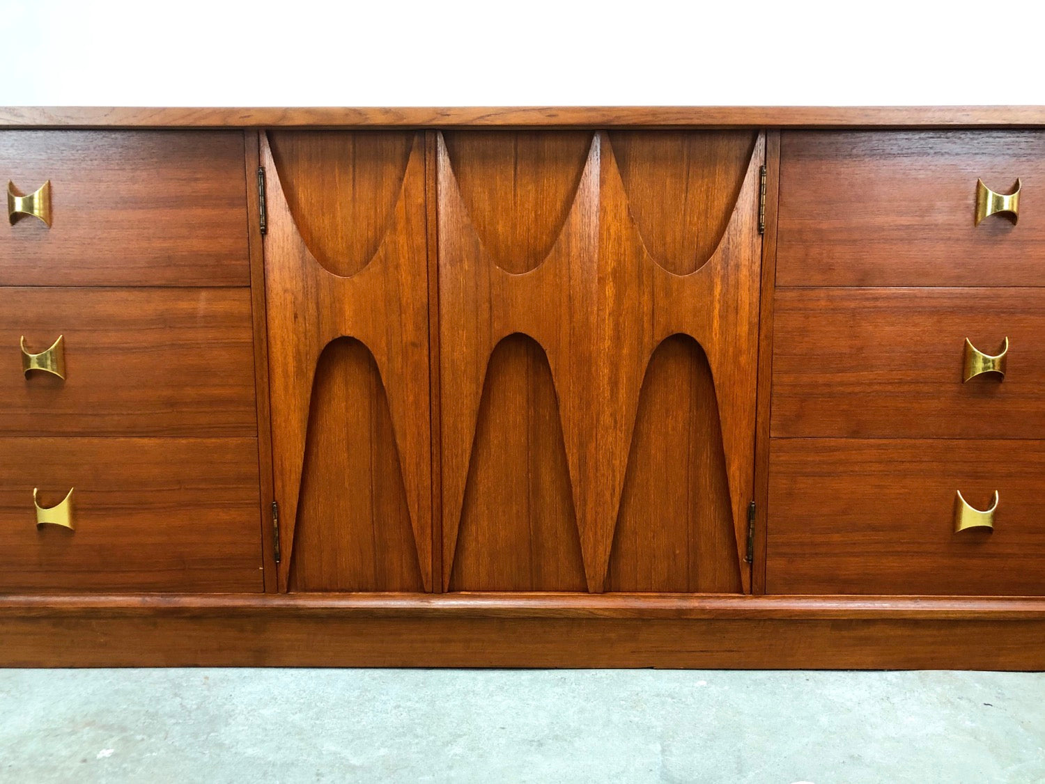 Mid-Century Modern Teak Credenza By Broyhill Brasilia  image 5