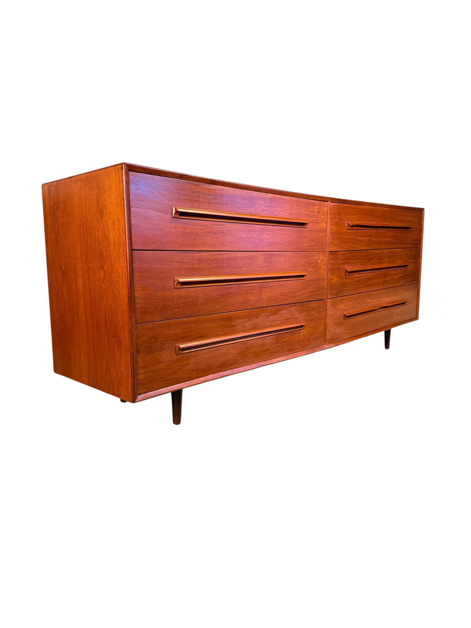 Mid Century Modern Teak 6-Drawer Dresser by Westnofa of Sweden