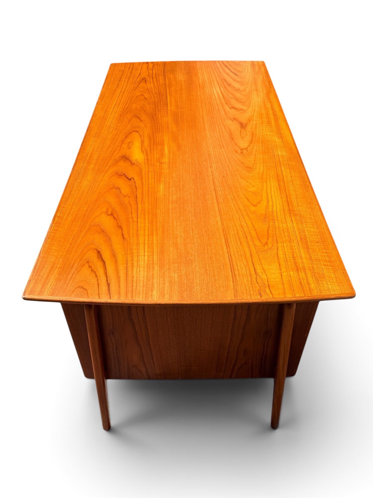 Svend Aage Madsen executive teak desk top surface grain detail
