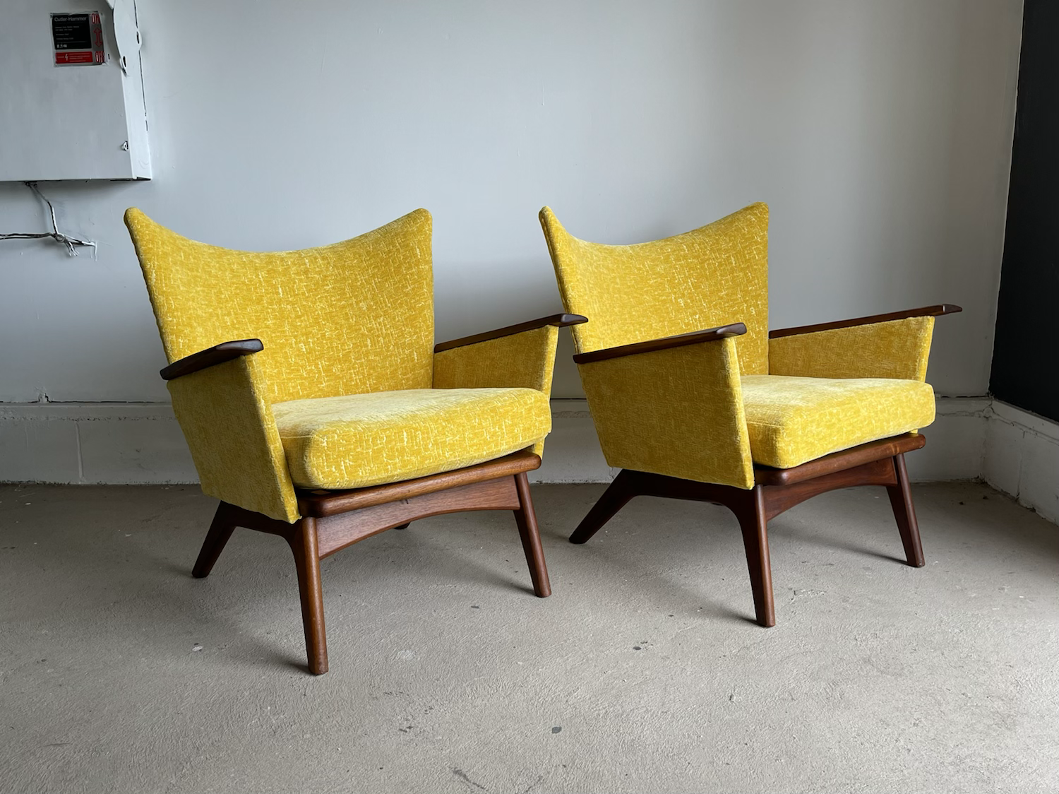 Pair Mid-Century Modern Adrian Pearsall Lounge Chairs  image 7
