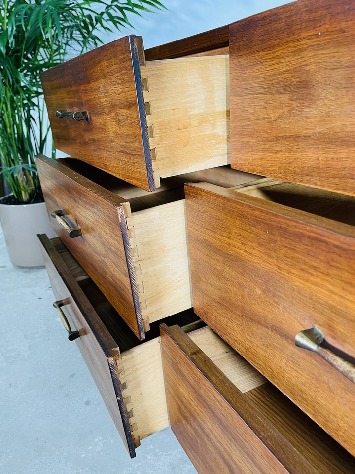 Mid-Century Modern Walnut  Credenza / Dresser By Kent Coffey image 5