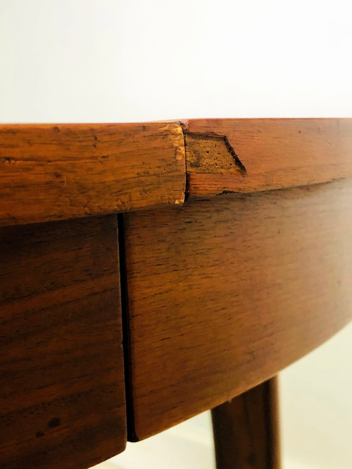 Rare Mid-Century Modern Young Manufacturing Walnut Dining Table image 8