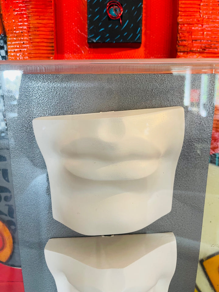 Three Mouth Sculpture  image 2