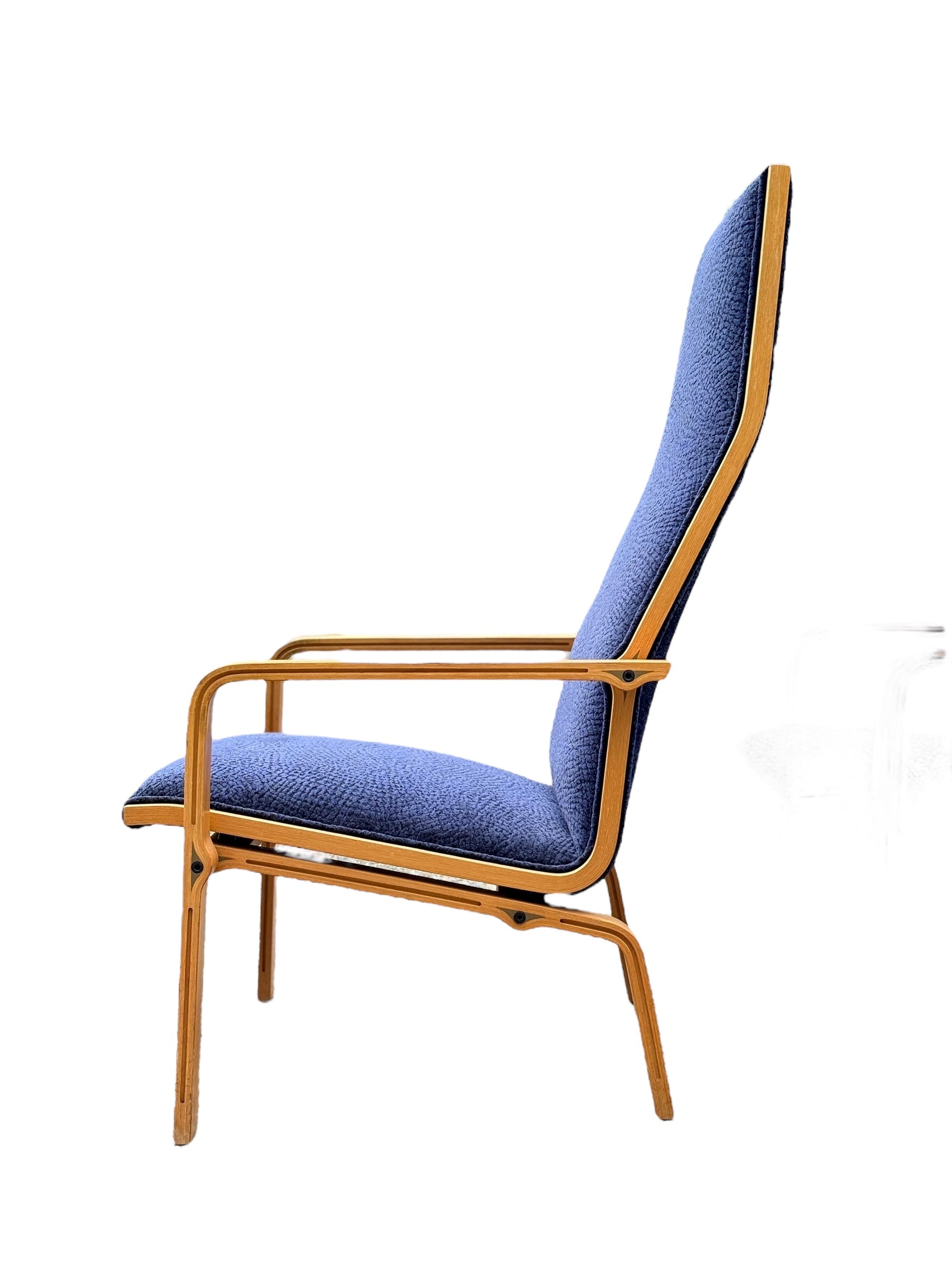 Pair of High-Back Lounge Chairs by Arne Jacobsen for Fritz Hansen image 6