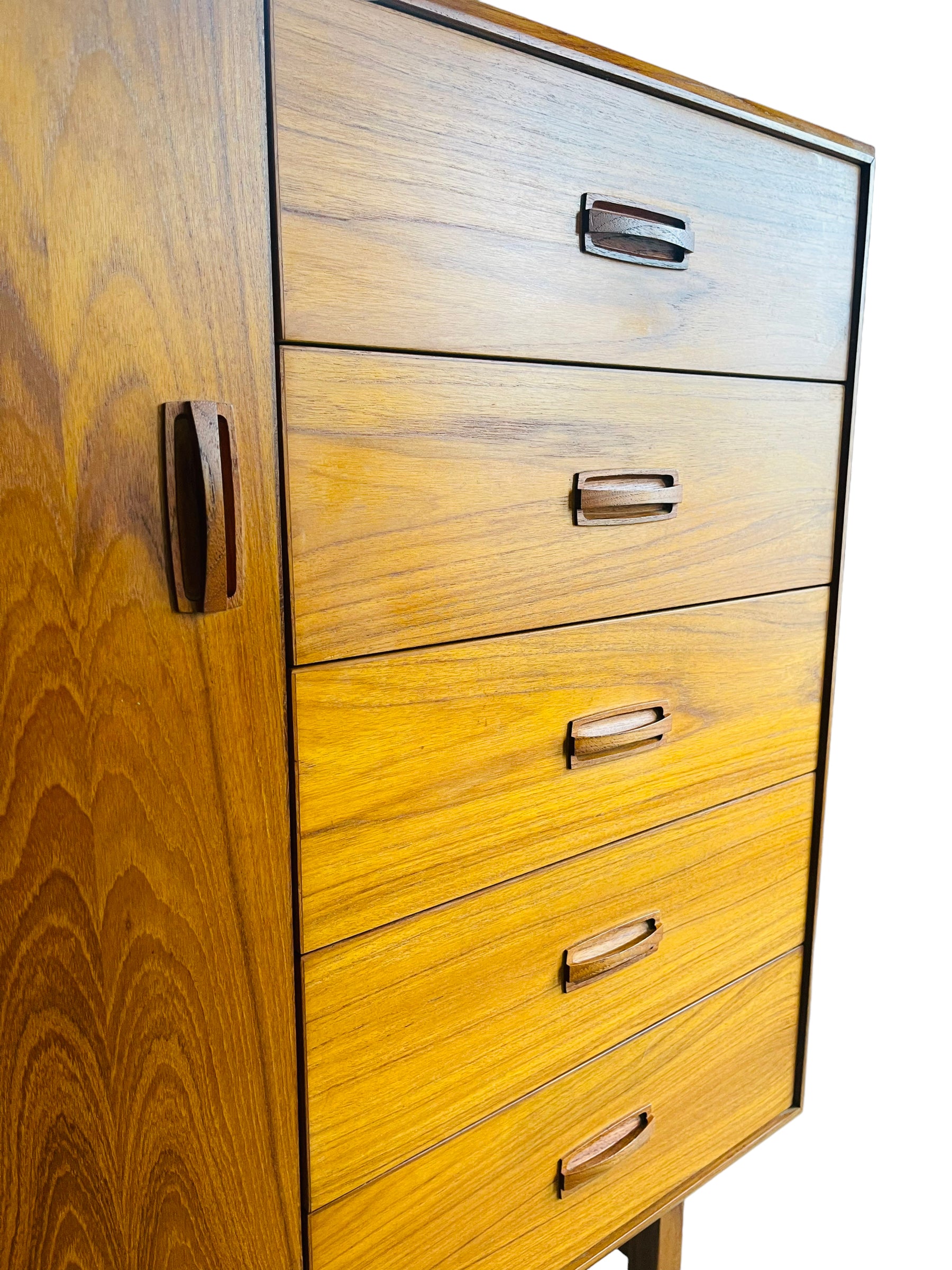 Mid-Century Modern Teak Gentelmans Chest image 4