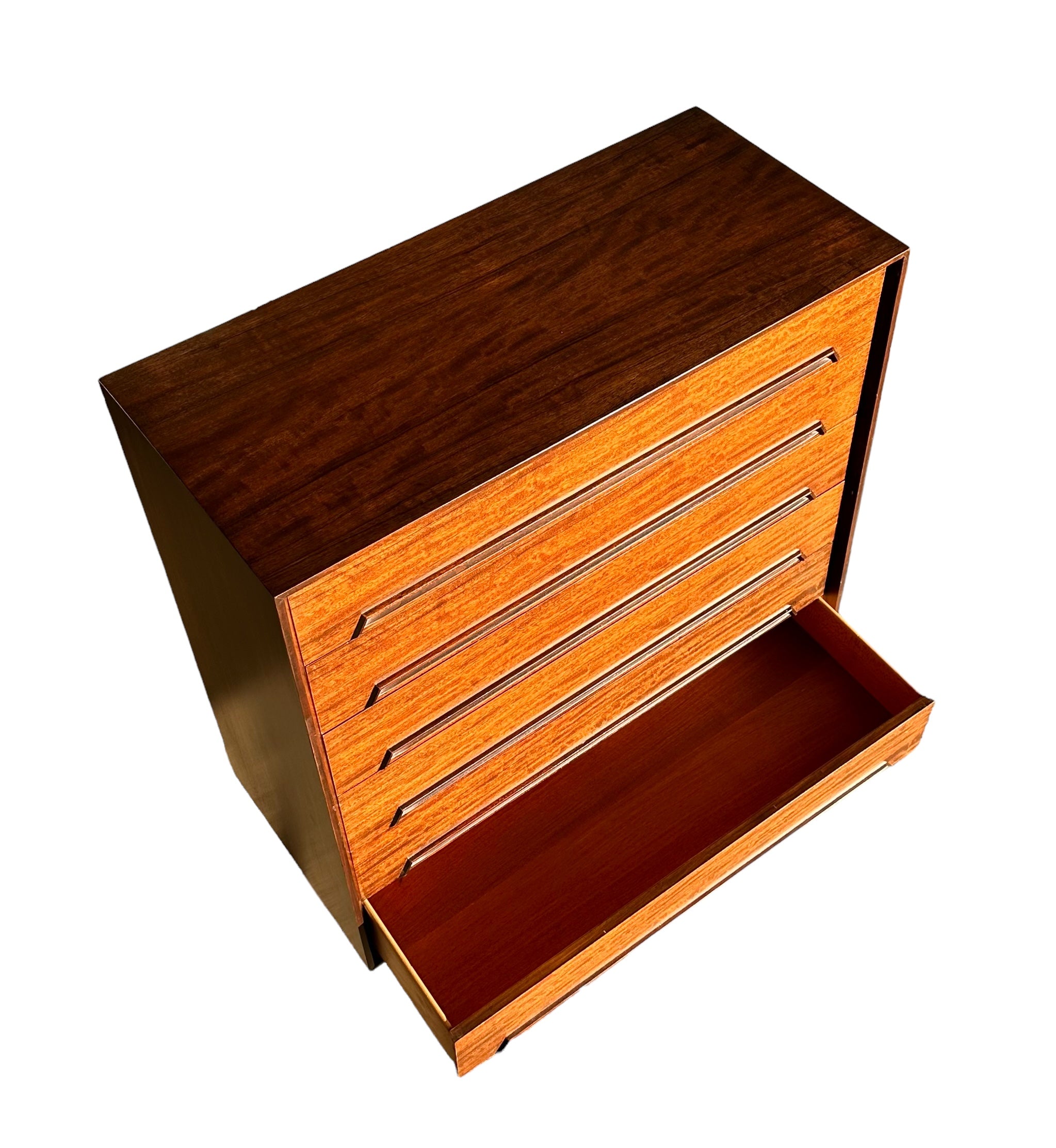 Mid Century Modern Walnut Dresser by Drexel Furniture  image 13