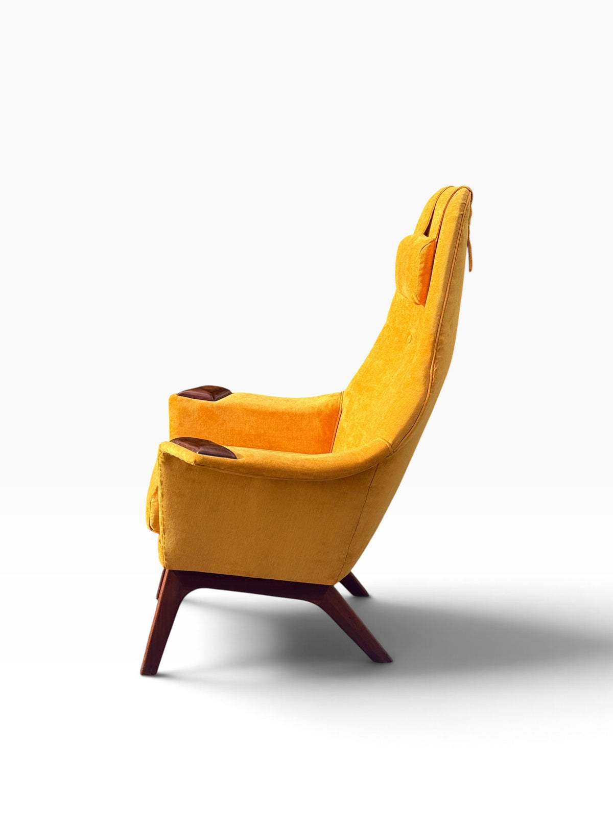Adrian Pearsall lounge chair side profile showing tall winged back