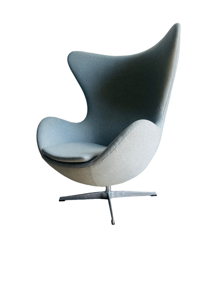 Pair of Swiveling Egg Chairs  image 5