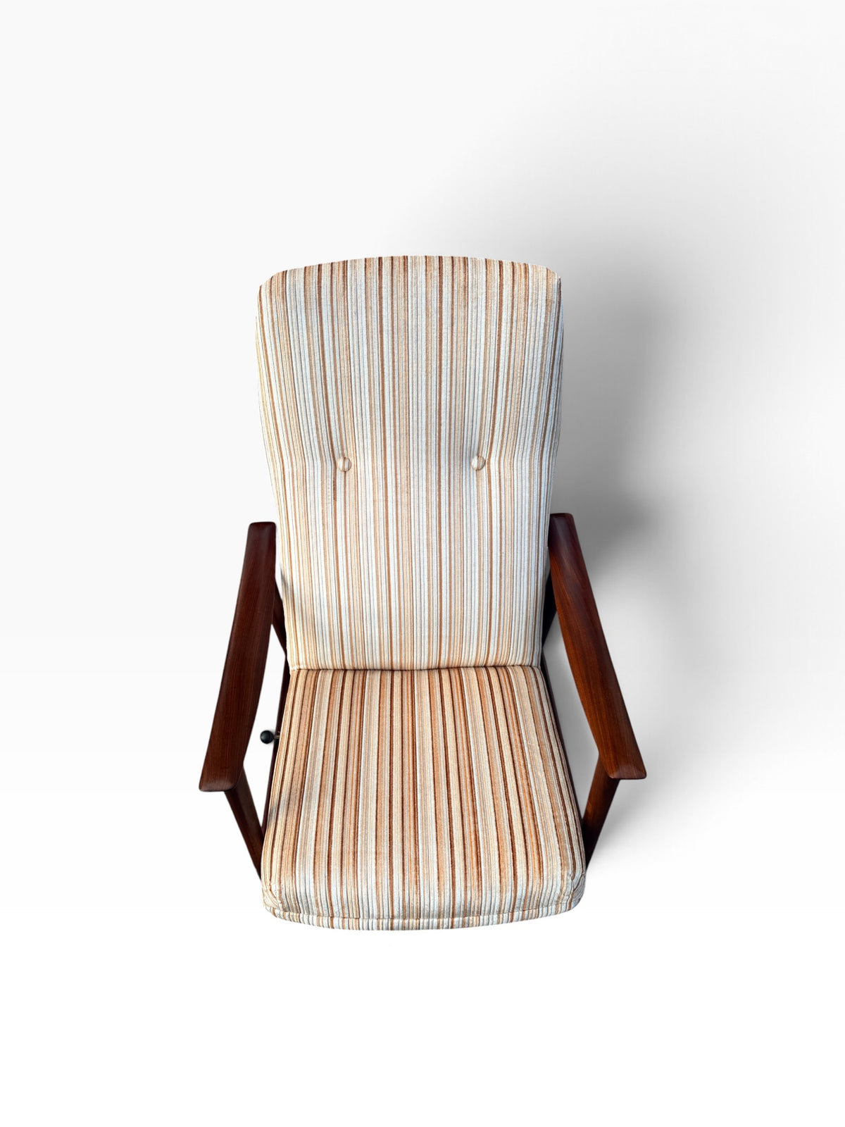 Combi Star lounge chair, high angle front view