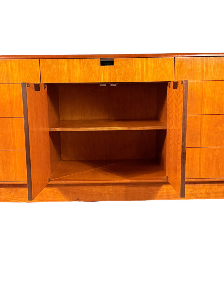 Mid-Century Modern Cherry Sideboard by Dunbar Furniture image 9