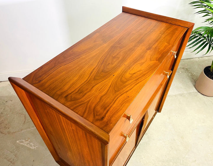 Mid-Century Modern Walnut Tall Highboy Dresser by Genova Furniture Co.  image 6