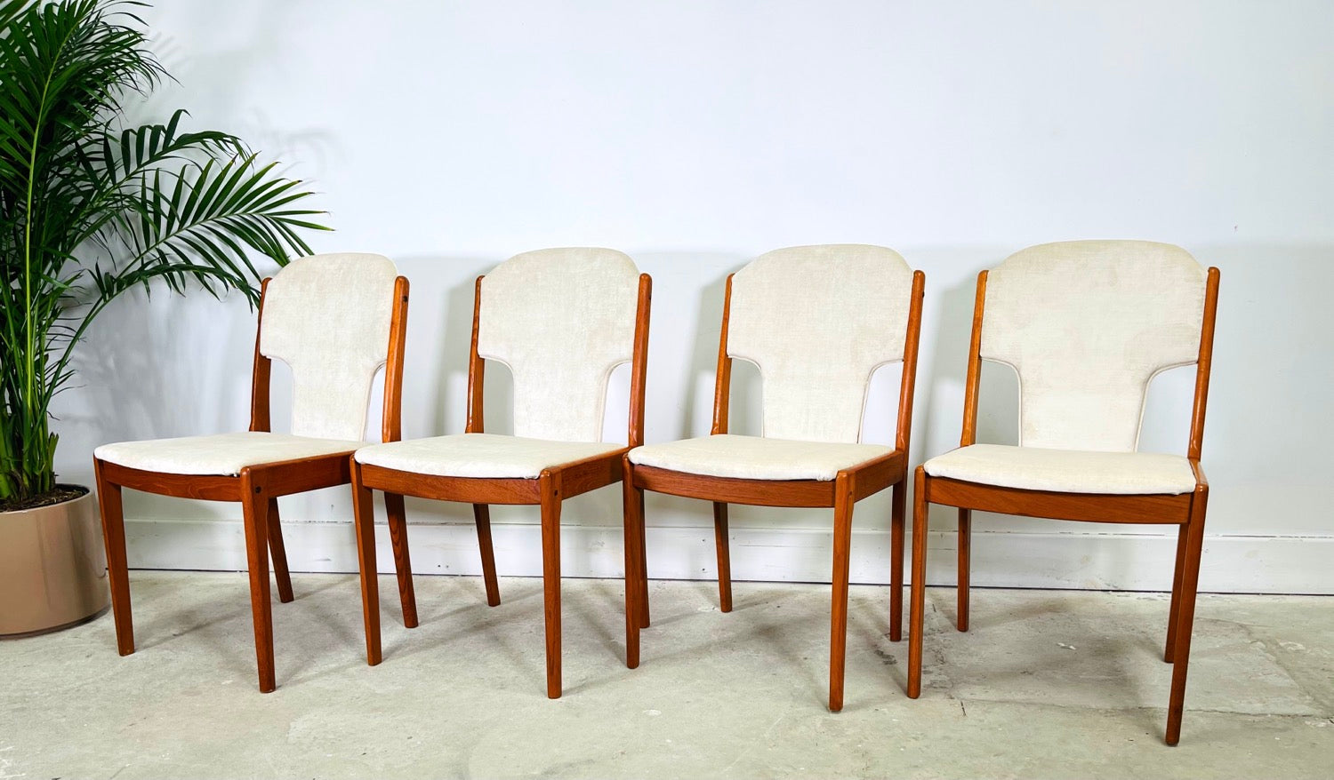 Set 4 Danish Modern Teak Dining Chairs By Johannes Andersen  image 1