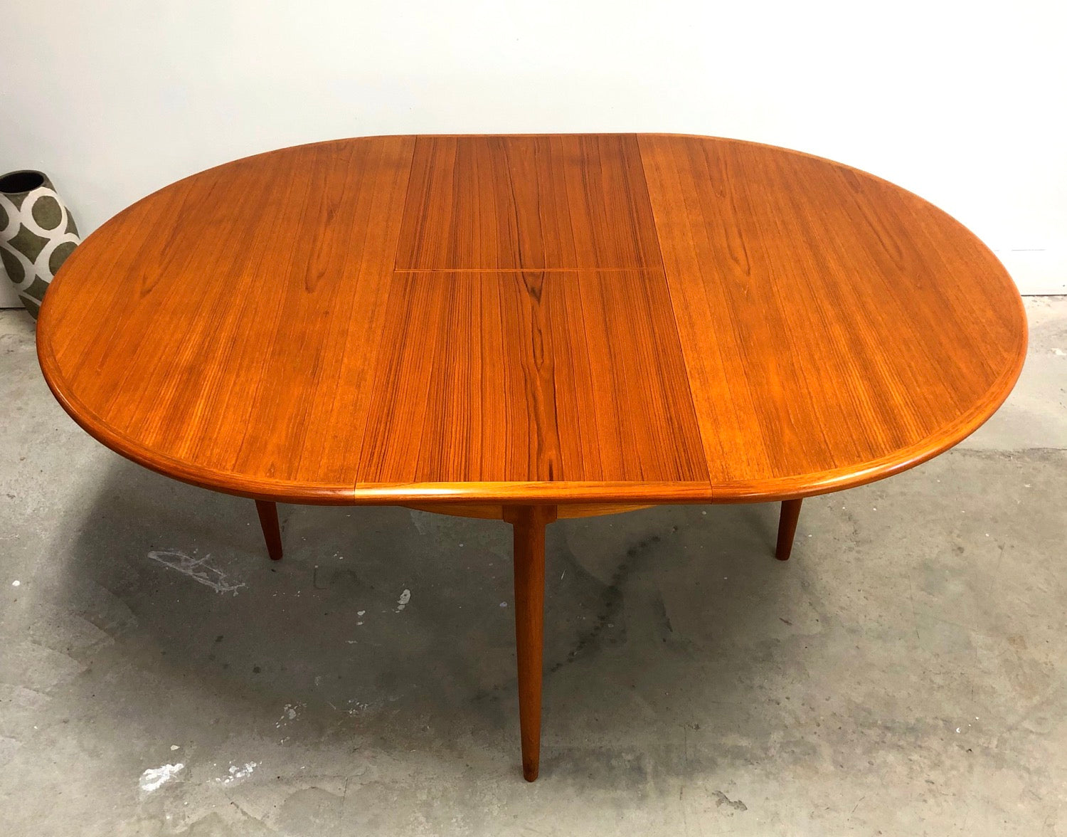 Niels Otto Moller for J. L. Moller #15 Teak Table with Butterfly Leaf image 4