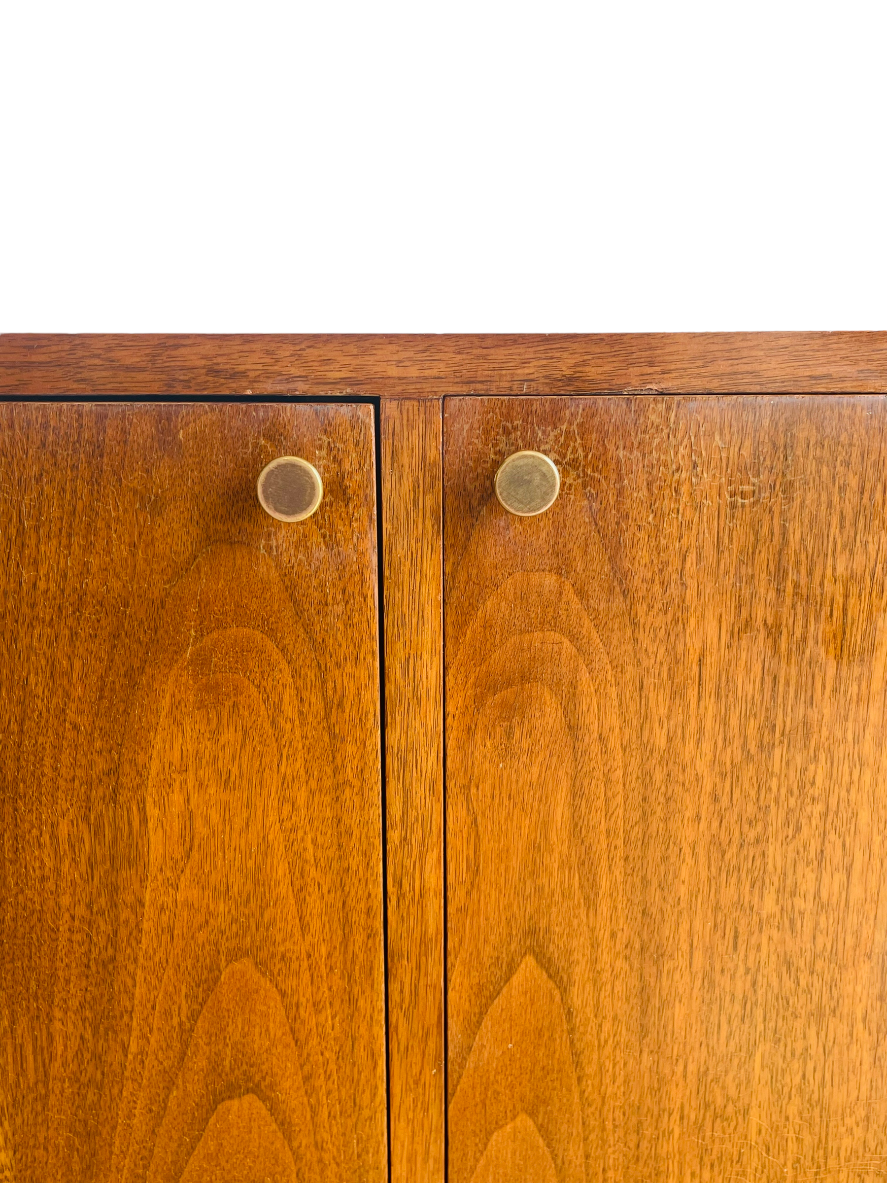 Mid-Century Modern Walnut Triple Dresser in Style Paul McCobb  image 4