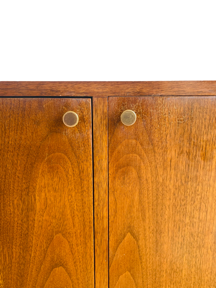 Mid-Century Modern Walnut Triple Dresser in Style Paul McCobb  image 4