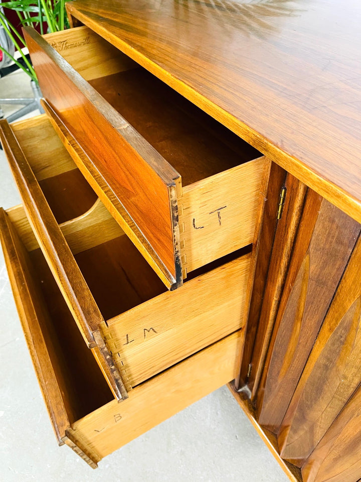 Mid-Century Modern Walnut Dresser / Credenza by Thomasville Furniture image 7