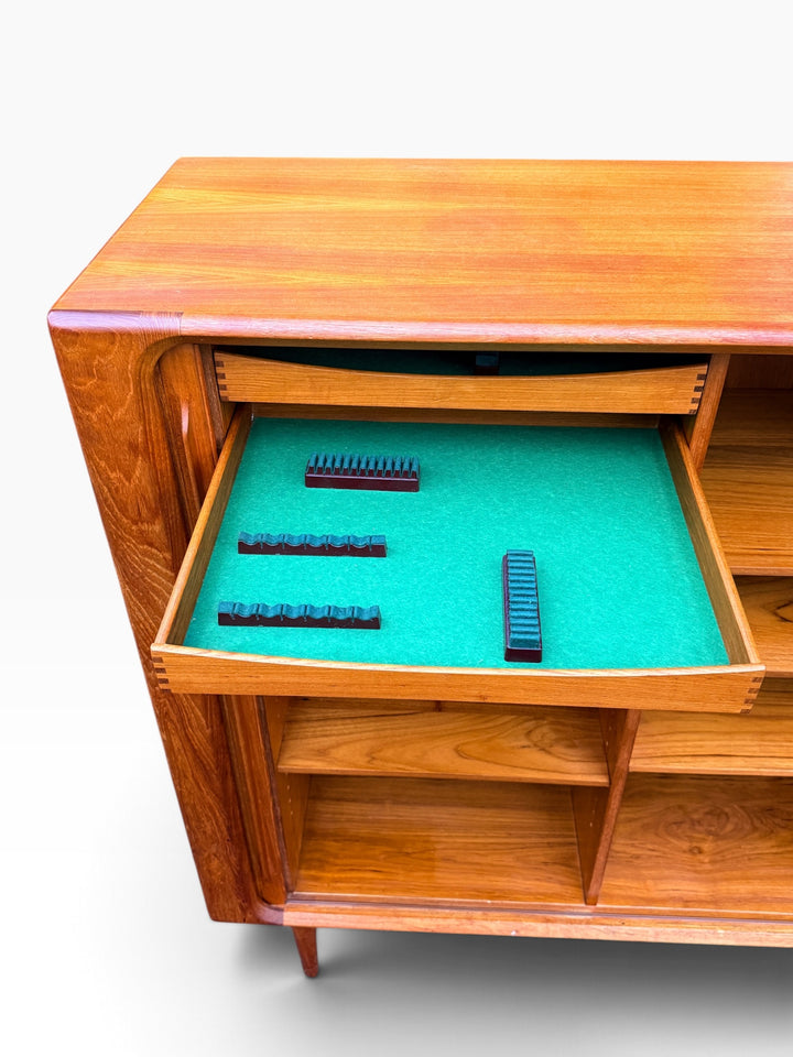 Green felt-lined silverware drawer
