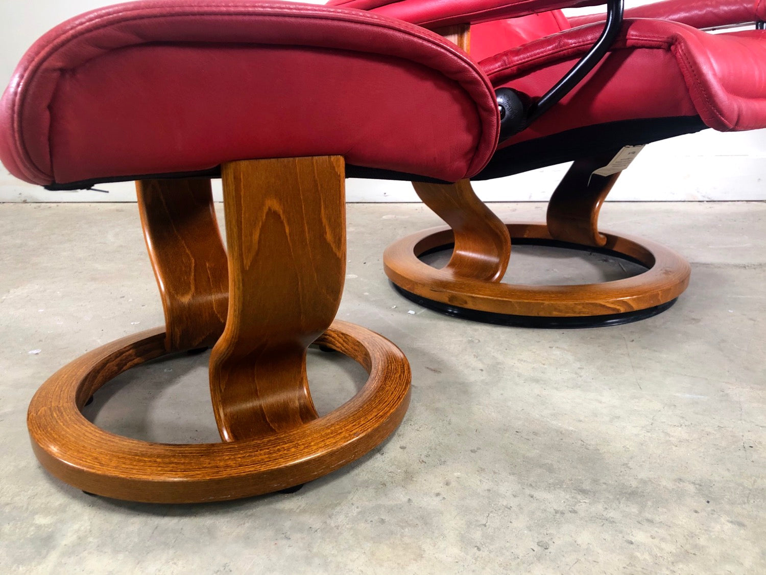mid century Ekornes Stressless Lounge Chair & Ottoman  image 11