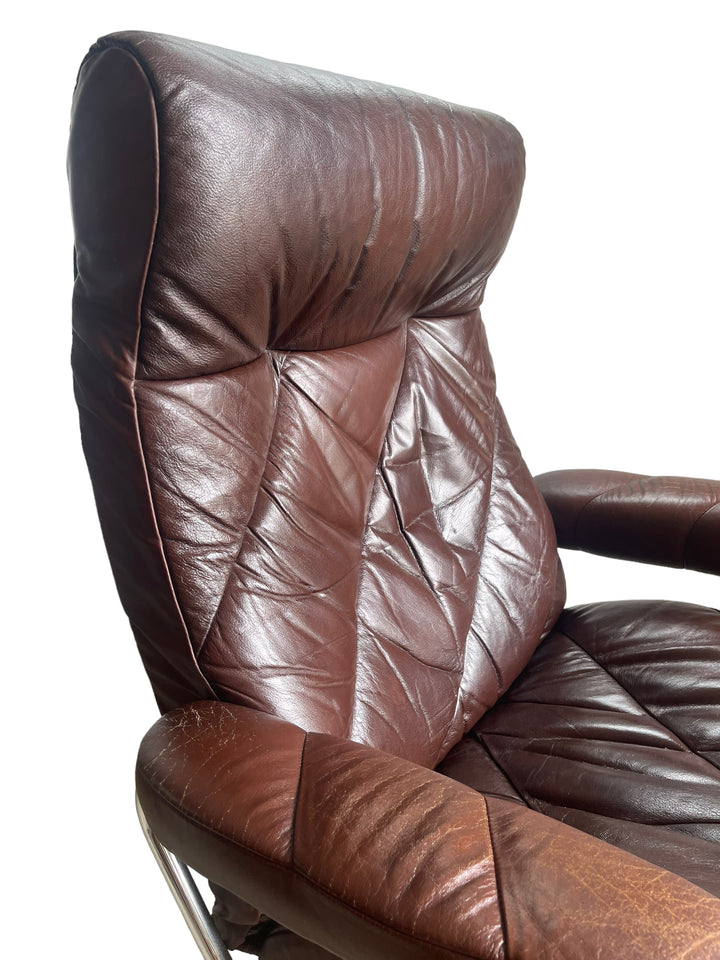 Mid Century Modern Ekornes Leather Lounge Chair & Ottoman  image 2