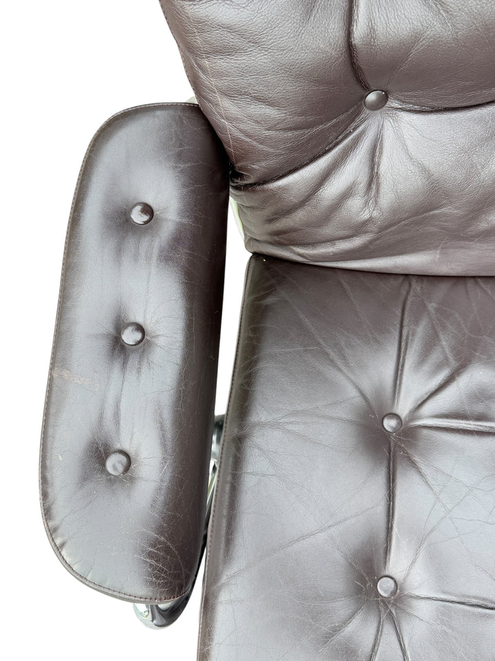 Vintage Ekornes Stressless Recliner & Ottoman – Mid Century Modern Chrome Base image 5