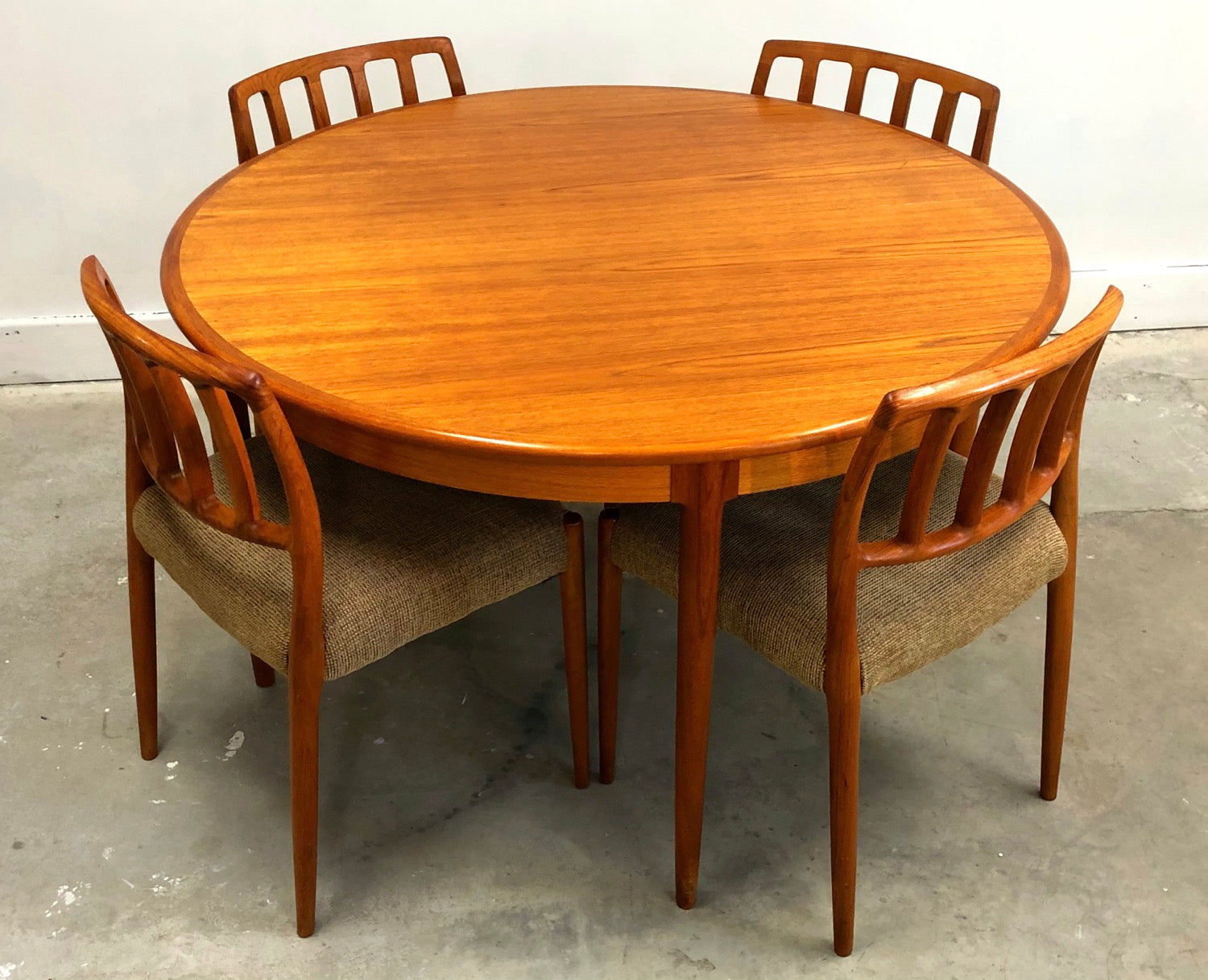 Niels Otto Moller for J. L. Moller #15 Teak Table with Butterfly Leaf image 7