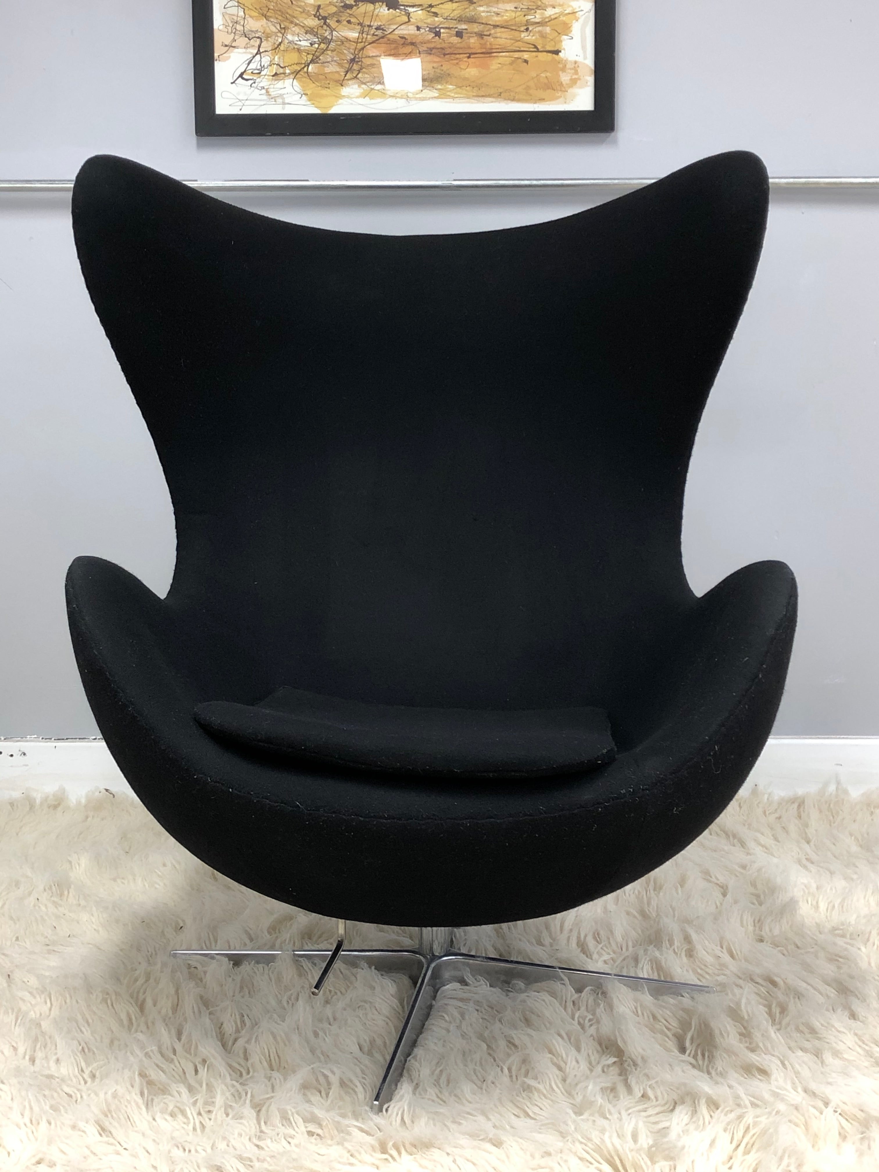 Arne Jacobsen Style Mid Century Modern Egg Chair image 4