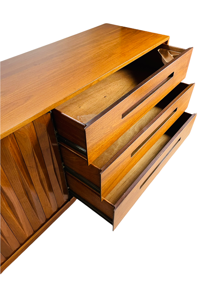 Mid-Century Modern Walnut Credenza / Dresser Style of Albert Parvin image 3