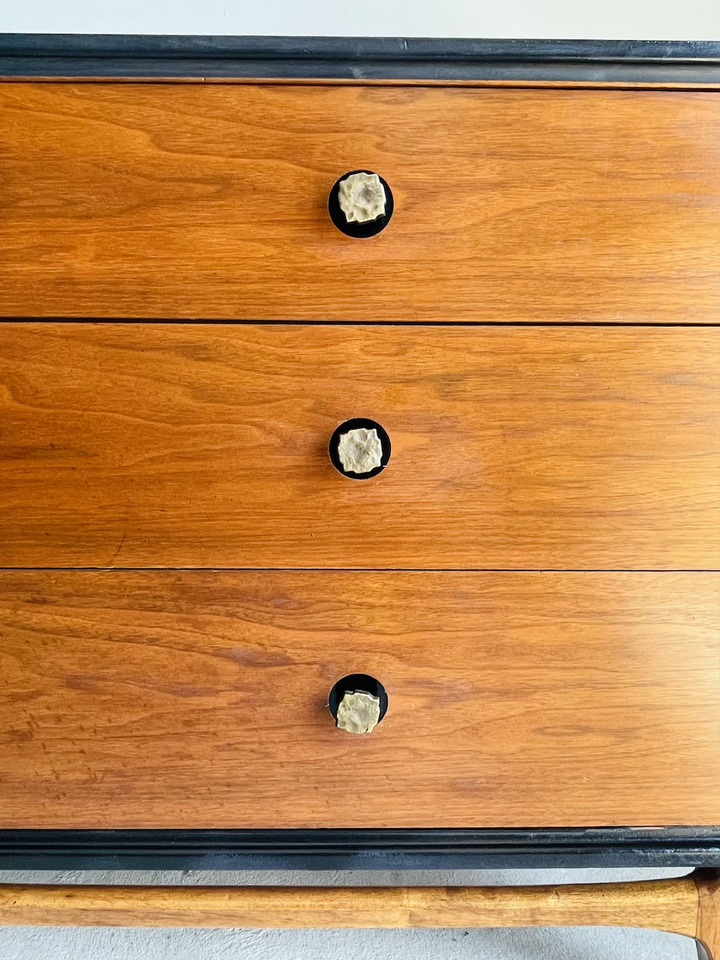 Mid-Century Modern Walnut Dresser by Thomasville Furniture  image 9