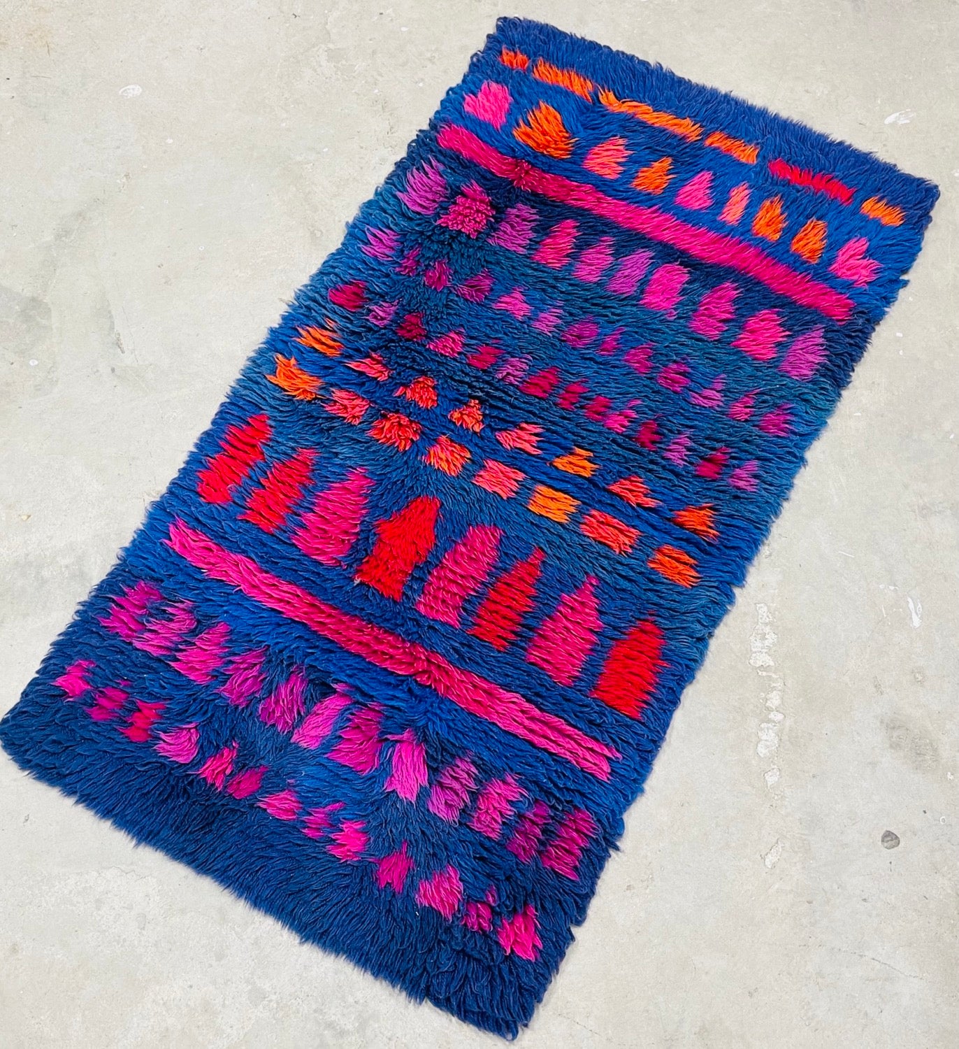 Mid-Century Modern Shag Rug image 1