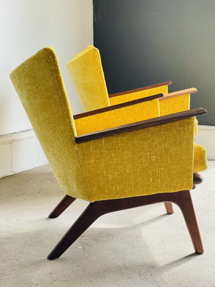 Pair Mid-Century Modern Adrian Pearsall Lounge Chairs  image 4
