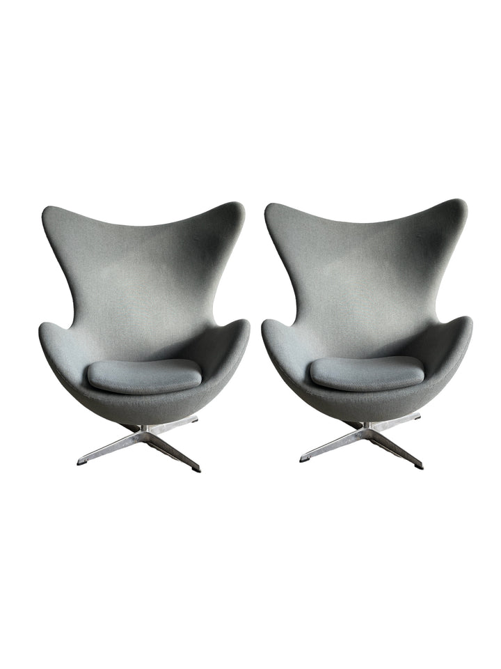 Pair of Swiveling Egg Chairs  image 0