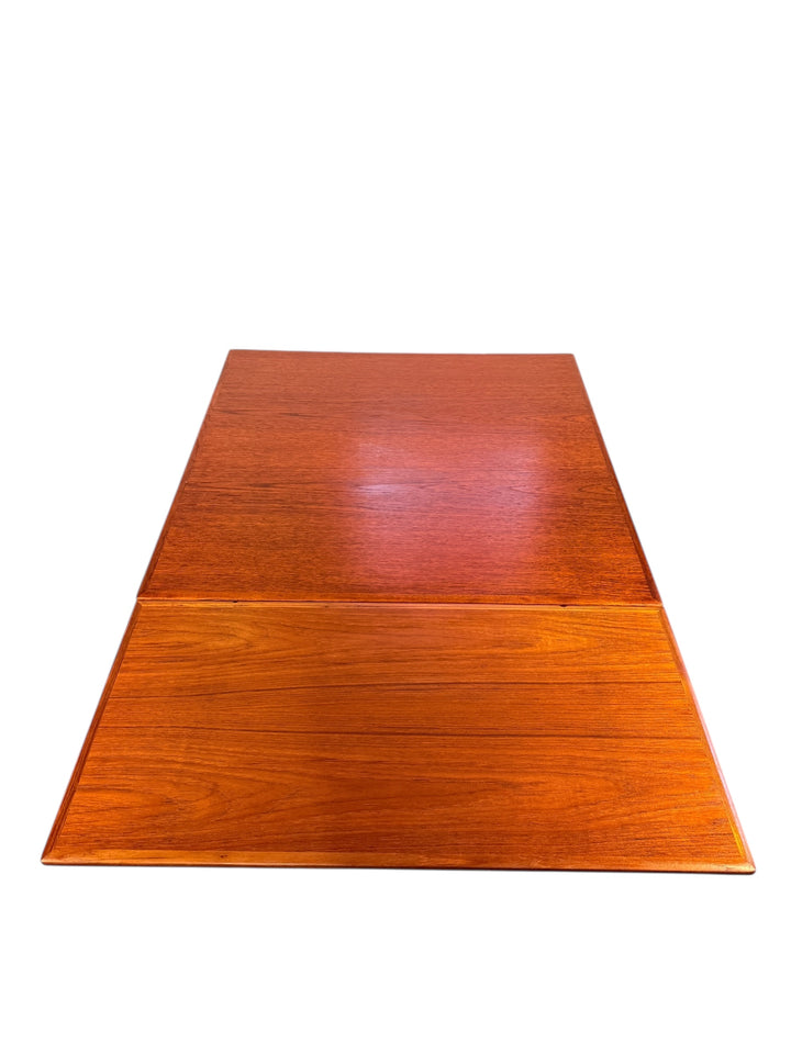 Mid Century Danish Modern Teak Draw Leaf Dining Table  image 7