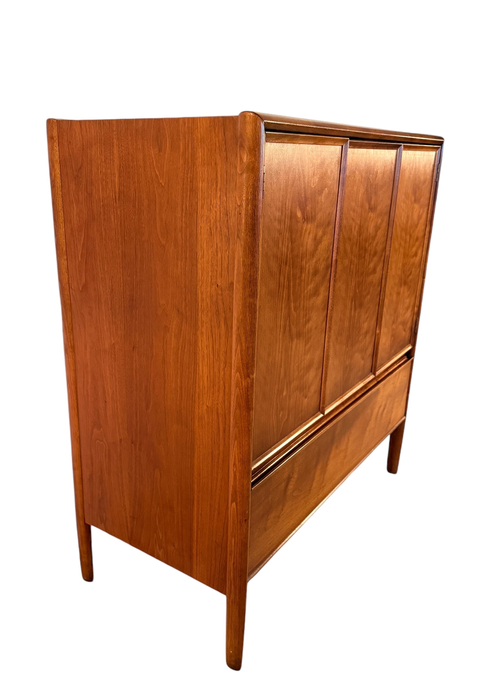 Mid-century Modern Walnut Dresser by Drexel Furniture  image 2