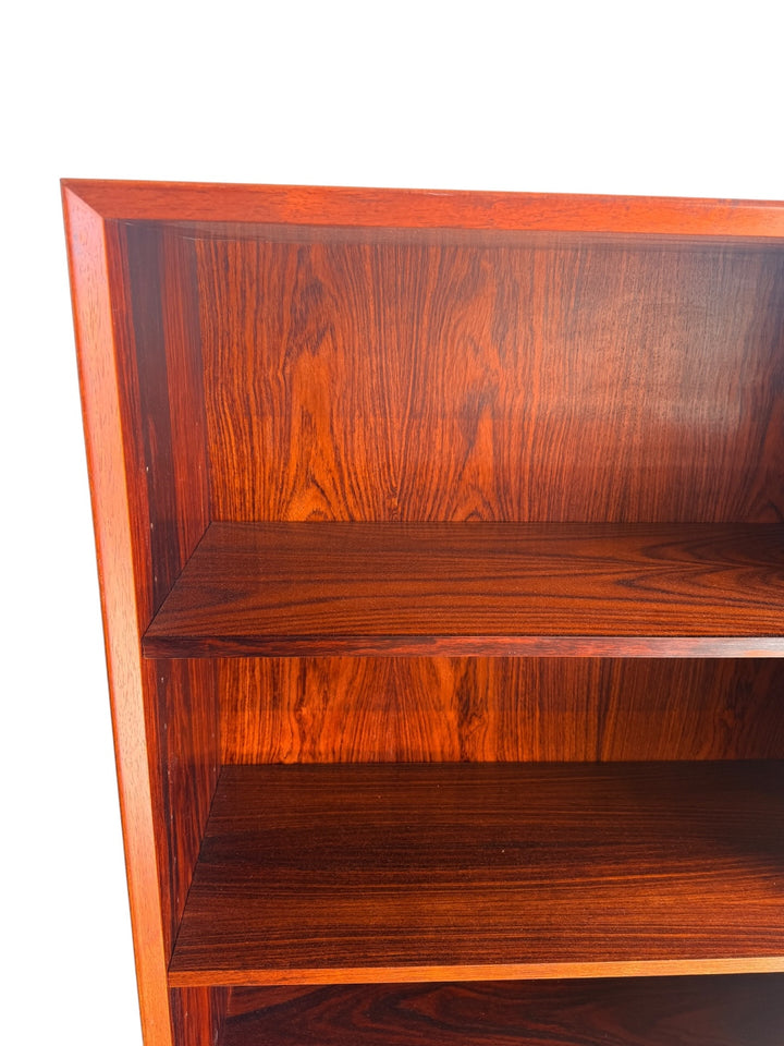 Mid-Century Danish Modern Rosewood Bookcase - Grain Detail