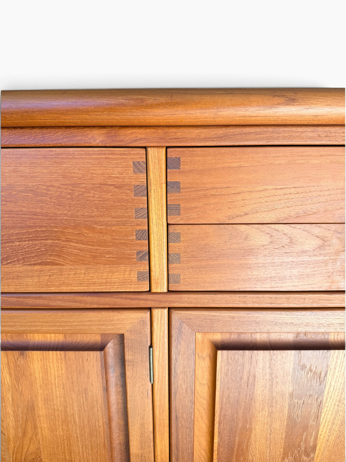 Exposed finger joinery on drawers close-up